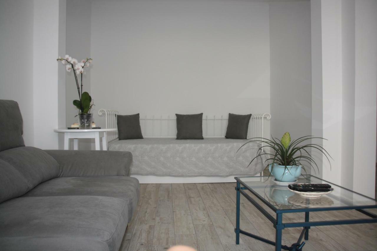 Апартаменты House Of Orchids With Patio Вила-Реал-ди-Санту-Антониу Экстерьер фото